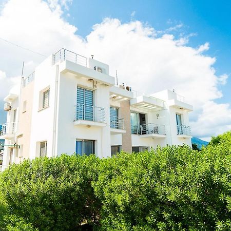 Luxury Two-Bedroom Apartment In Amazing Place Lukomorye C4 Karavas  Екстериор снимка